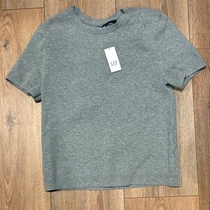 NWT gap women’s gray sweater short sleeve top small